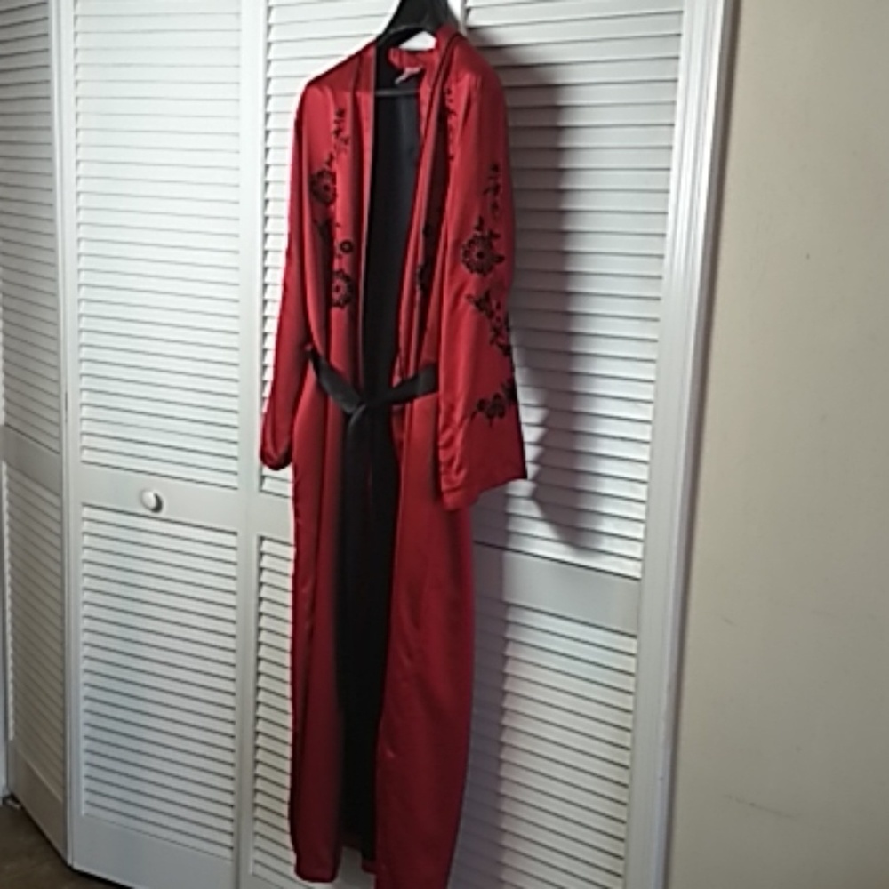 CABERNET Sleepwear-Robe